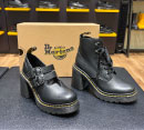 人気定番アイテムのご紹介！［Dr.Martens］