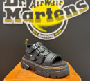 ボリュームたっぷりストラップサンダルのご紹介！［Dr.Martens］